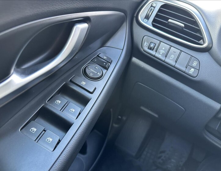Hyundai i30 Hatchback 1,5 l 70 kw