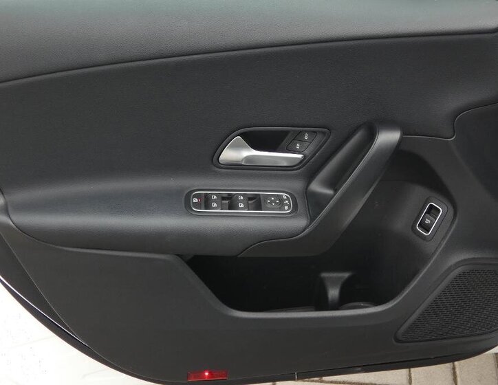 Mercedes-Benz Třídy A Sedan / Limuzína 2,0 l 85 kw