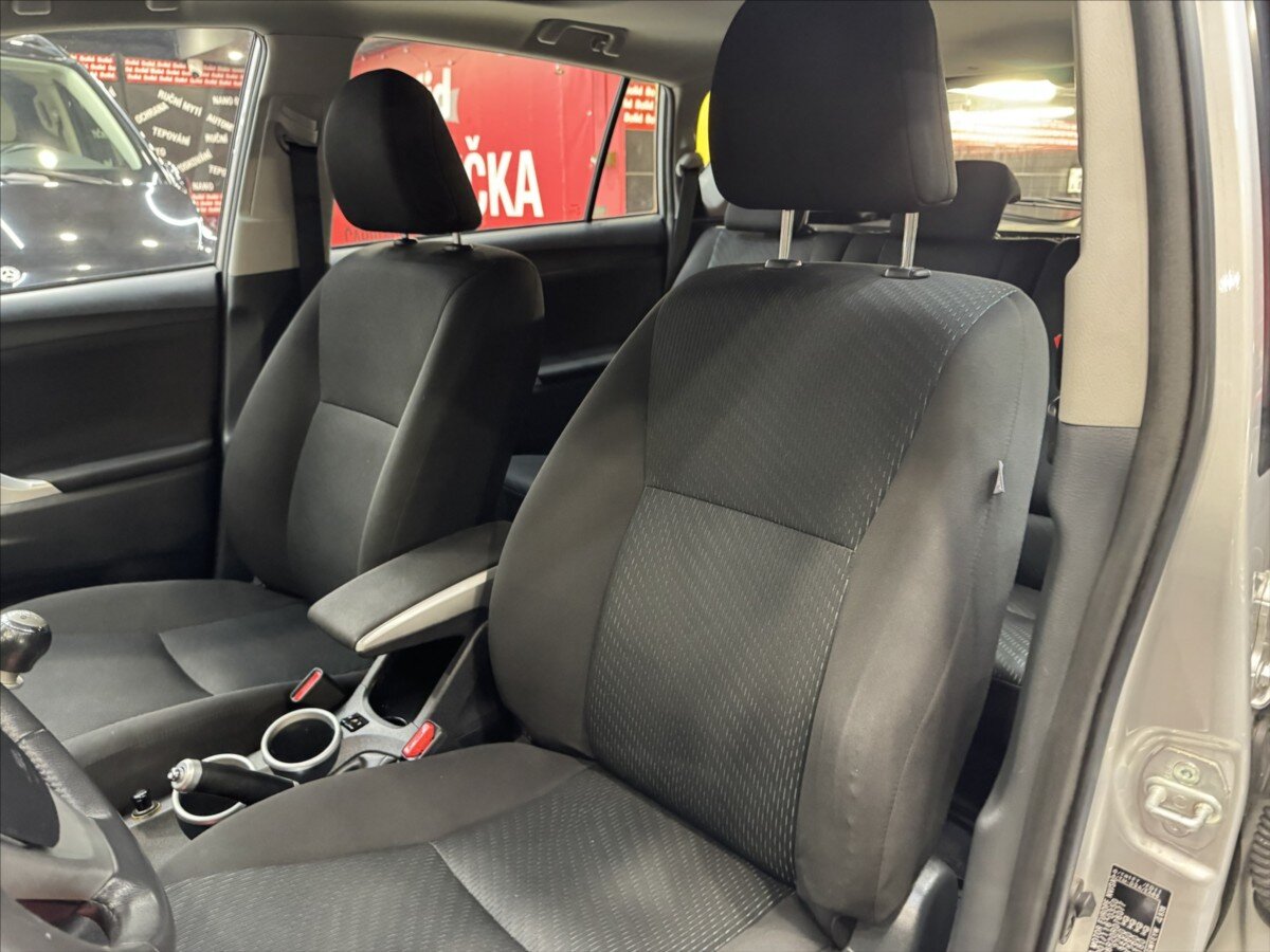 Toyota Verso Kombi 2,0 l 93 kw