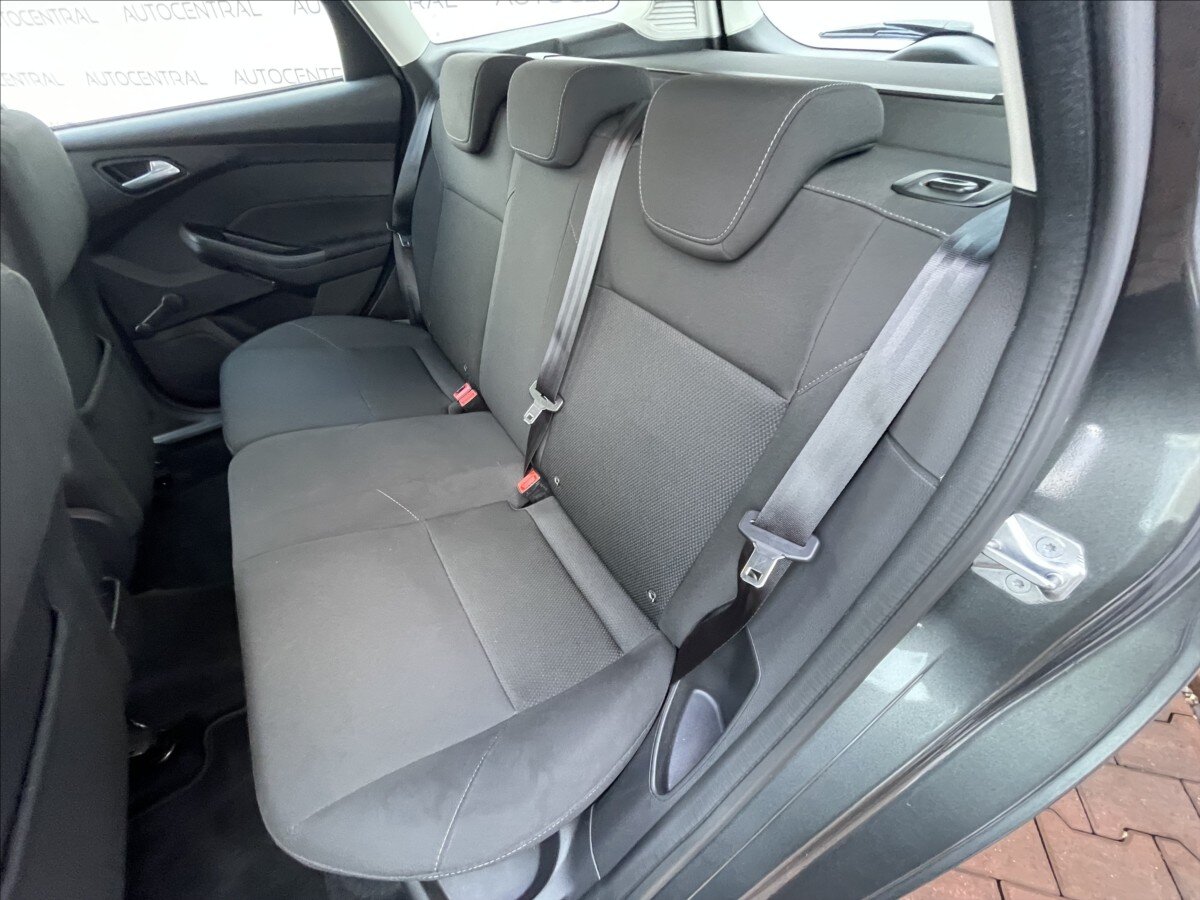 Ford Focus Kombi 999,0 92 kw