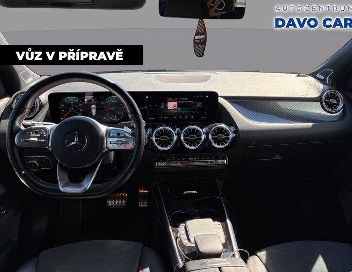 Mercedes-Benz GLA SUV / Terénní 2,0 l 140 kw