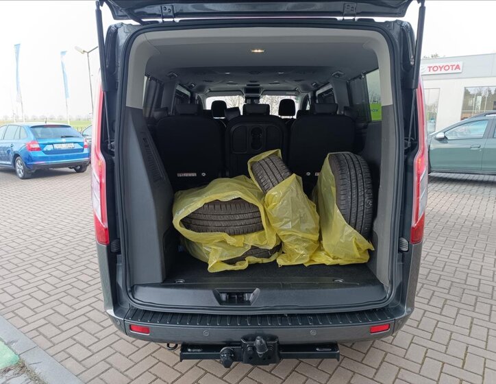 Ford Tourneo Custom MPV 2,0 l 125 kw