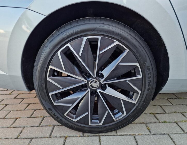 Škoda Superb Kombi 2,0 l 147 kw