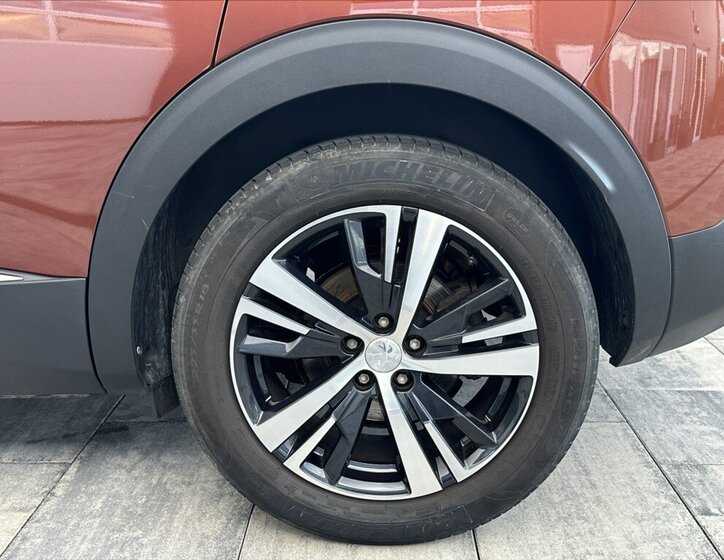Peugeot 3008 SUV / Terénní 1,2 l 96 kw