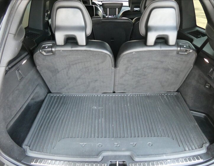 Volvo XC90 SUV / Terénní 2,0 l 228 kw