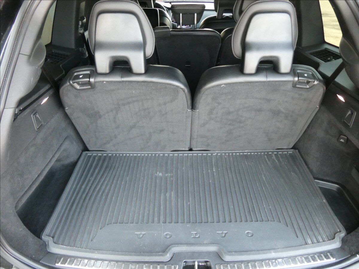 Volvo XC90 SUV / Terénní 2,0 l 228 kw