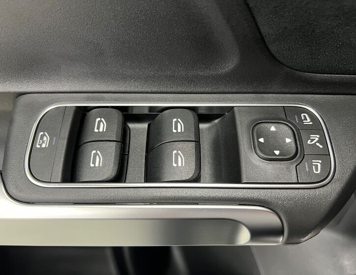 Mercedes-Benz GLB 28