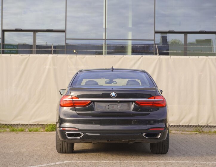 BMW Řada 7 4