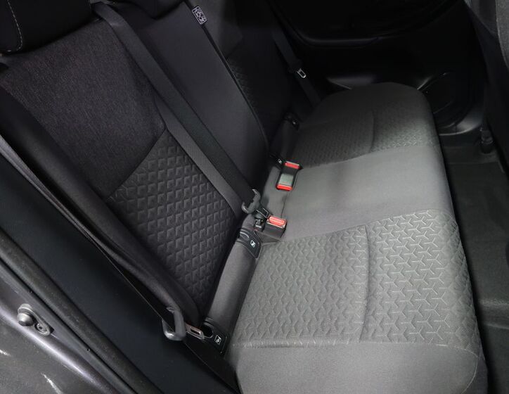 Toyota Yaris Cross 12