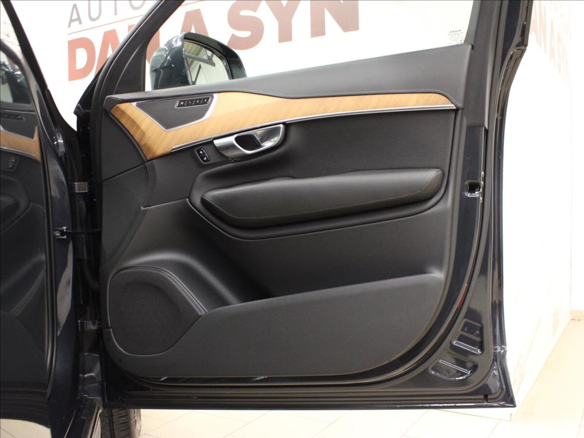 Volvo XC90 SUV 2,0 l 173 kw