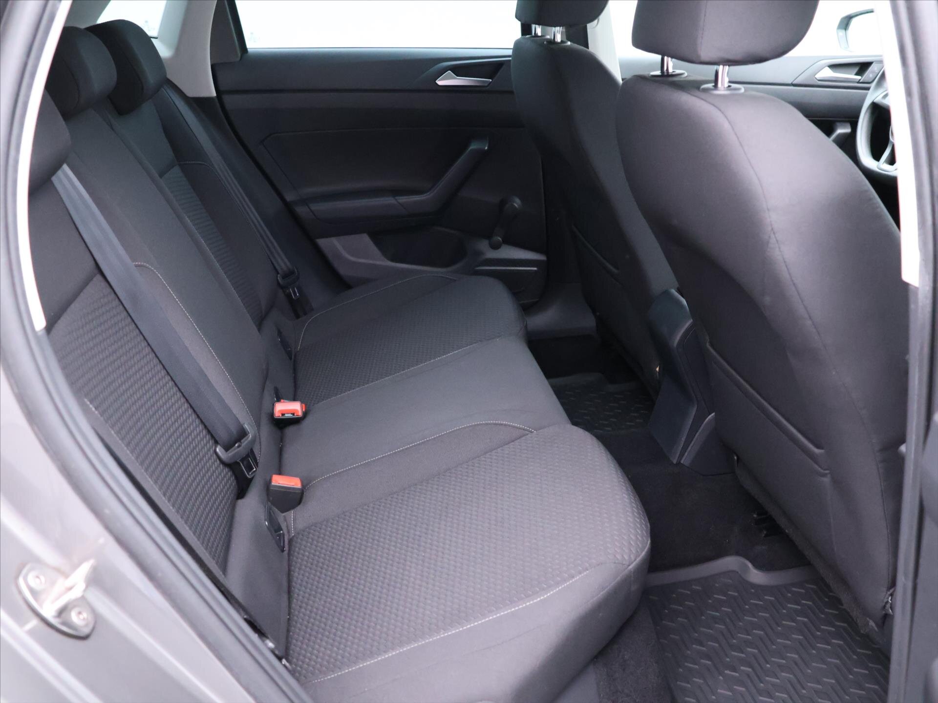 Volkswagen Polo Hatchback 999,0 48 kw