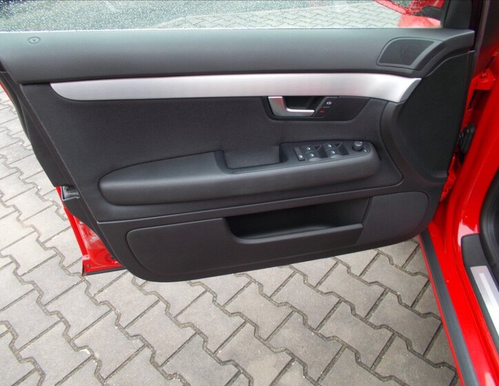 Audi A4 Sedan / Limuzína 2,0 l 103 kw