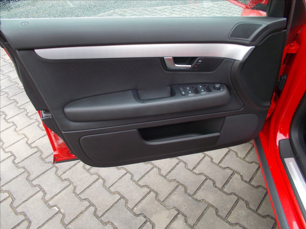 Audi A4 Sedan / Limuzína 2,0 l 103 kw