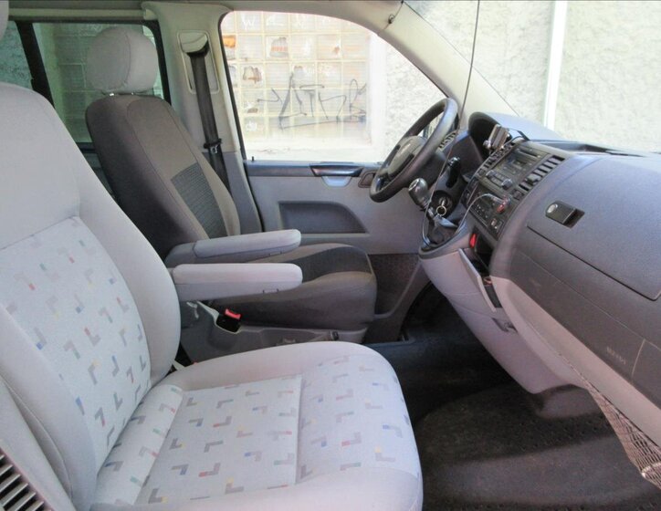 Volkswagen Caravelle Kombi 2,5 l 128 kw