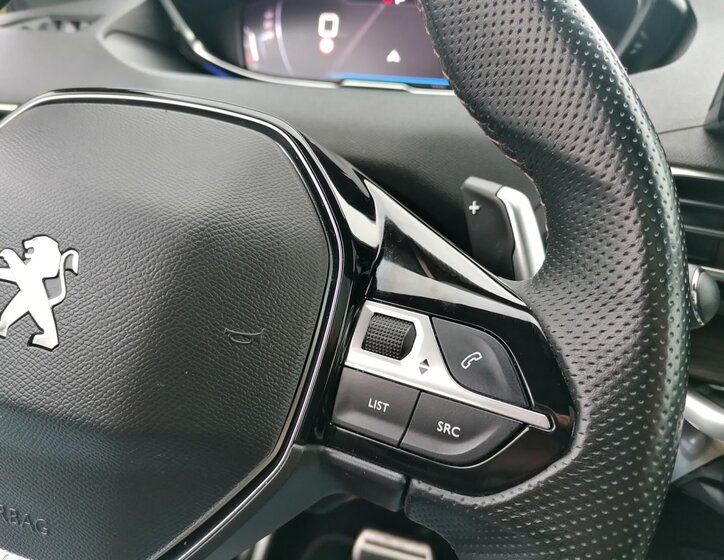 Peugeot 5008 SUV 1,5 l 96 kw