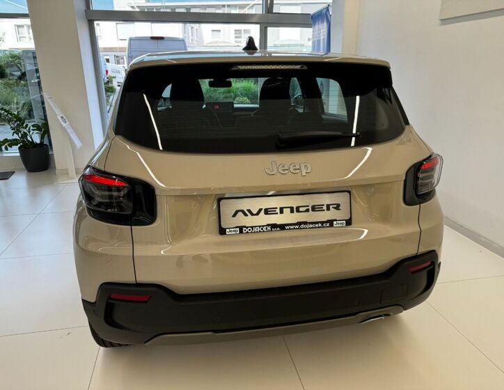 Jeep Avenger 3