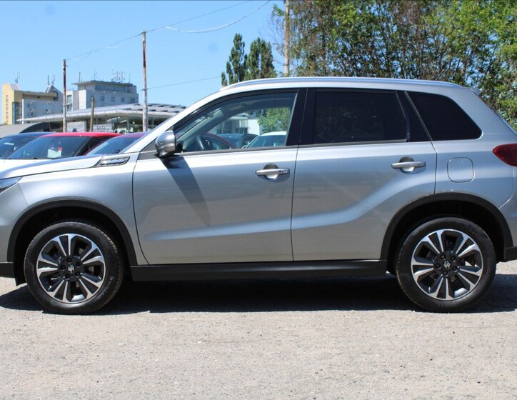 Suzuki Vitara SUV / Terénní 1,4 l 95 kw