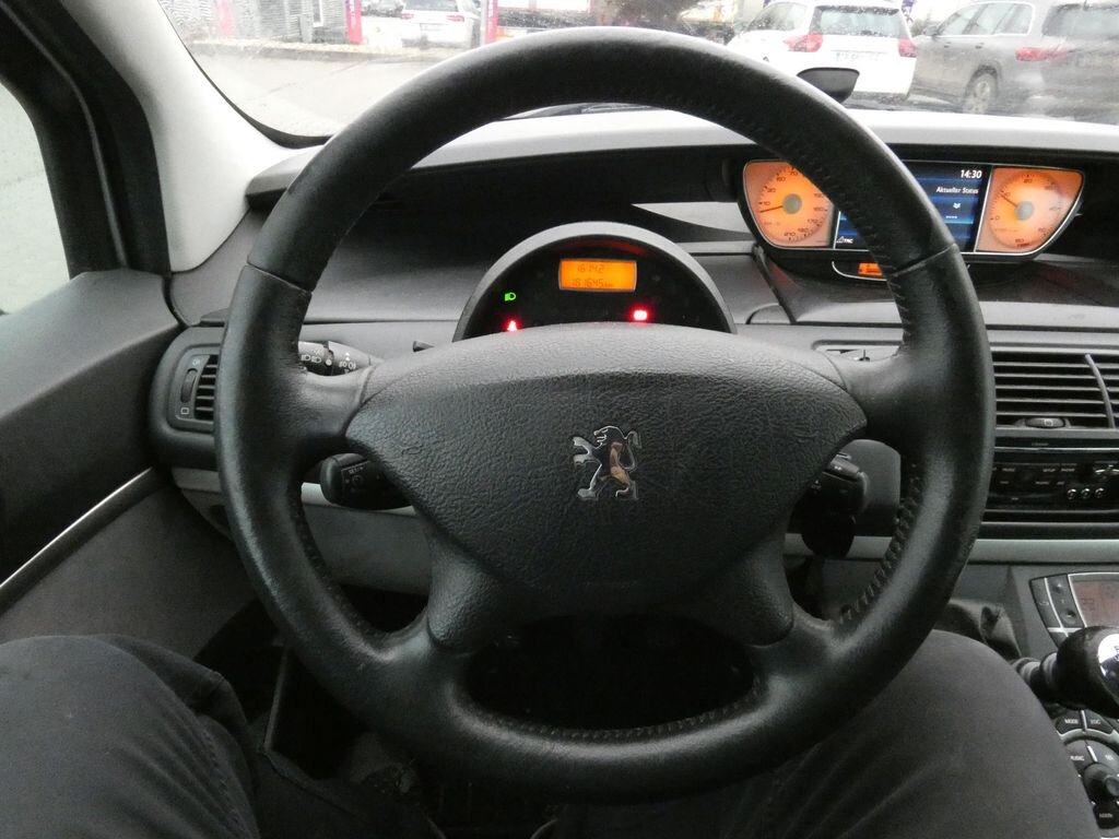 Peugeot 807