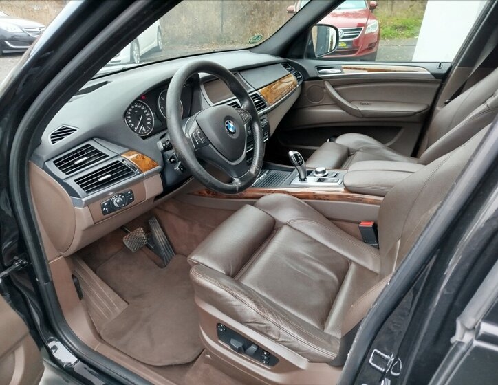 BMW X5 SUV 3,0 l 173 kw