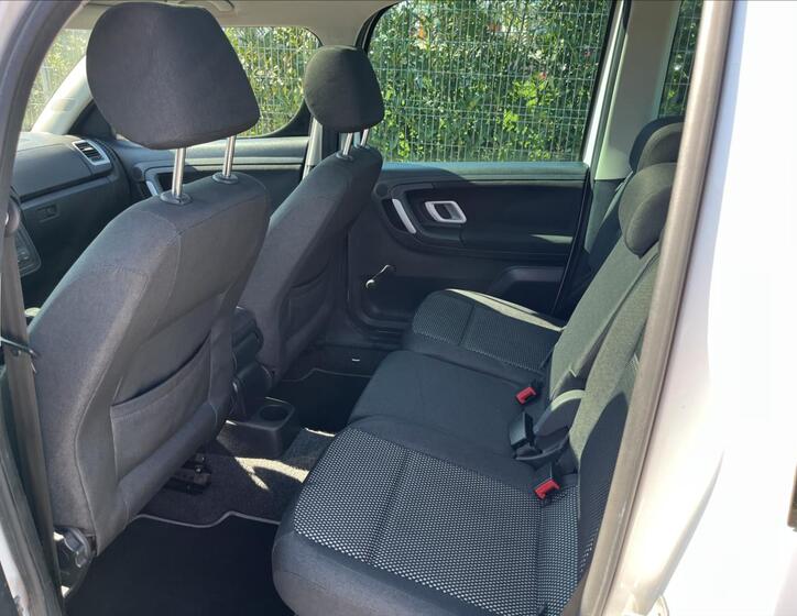 Škoda Roomster 13