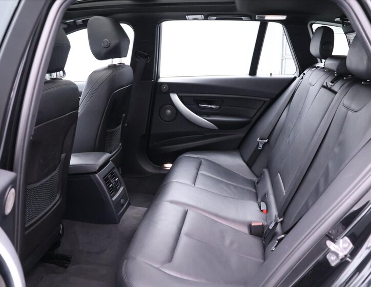 BMW Řada 3 Kombi 3,0 l 190 kw