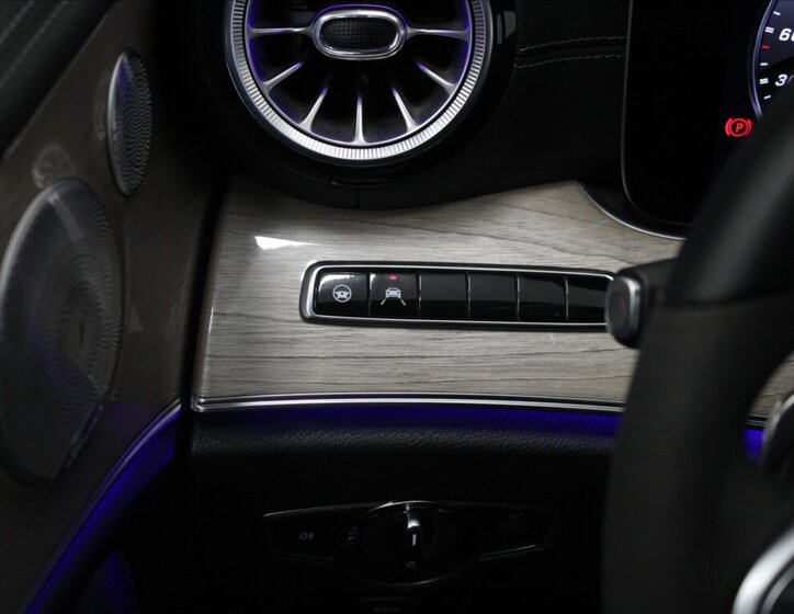 Mercedes-Benz Třídy E Kupé 2,0 l 143 kw