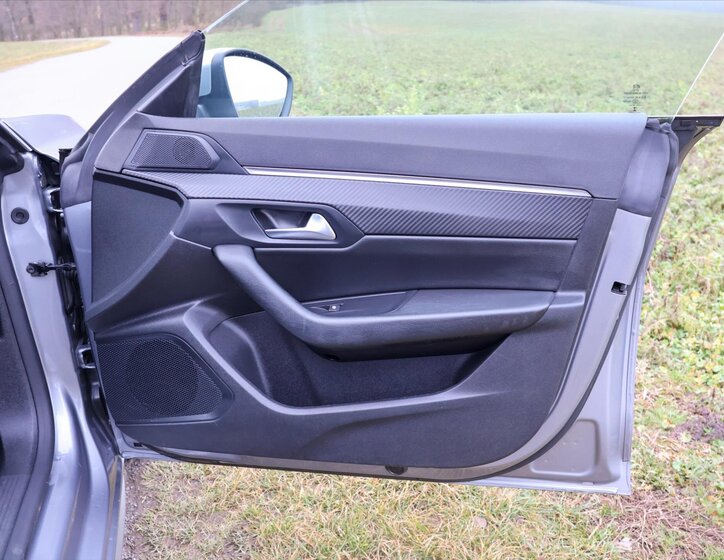 Peugeot 508 Liftback 1,6 l 133 kw