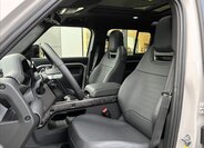 Land Rover Defender SUV / Terénní 4,4 l 467 kw