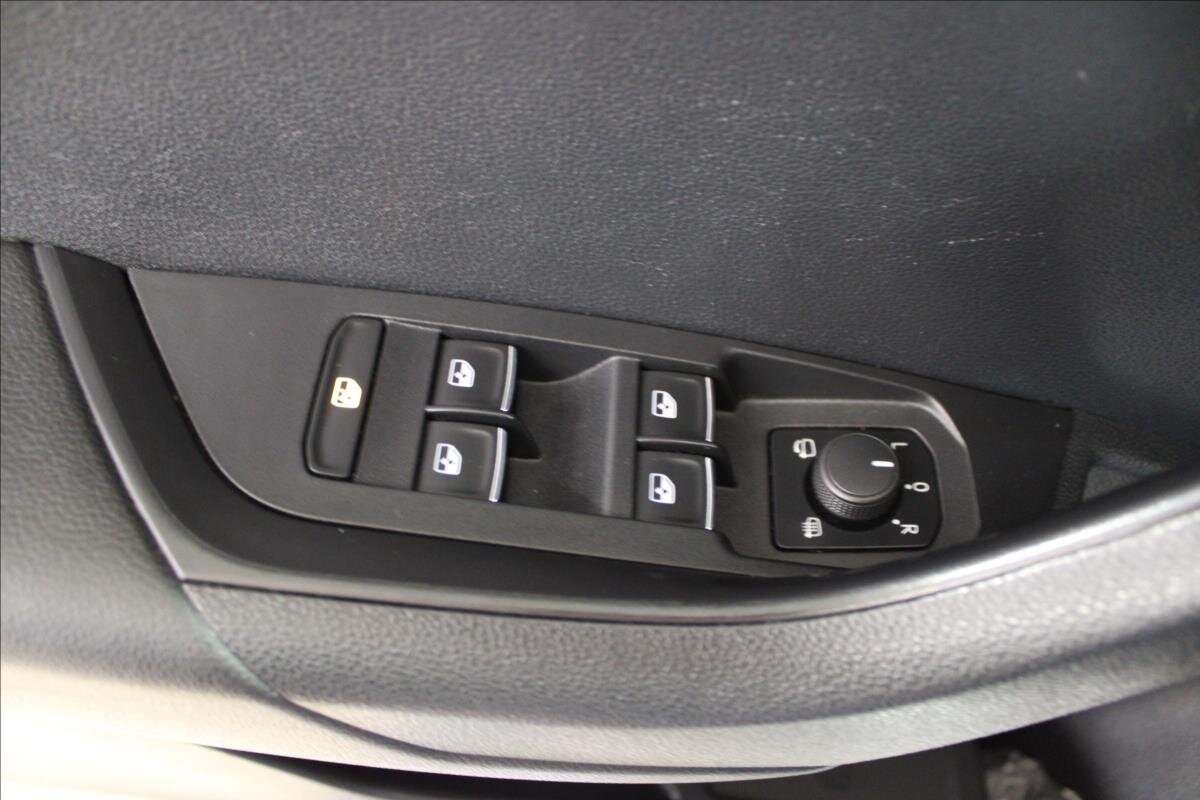 Škoda Karoq SUV / Terénní 1,5 l 110 kw