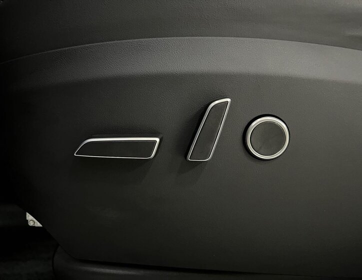 Tesla Model X SUV / Terénní 0,0 493 kw