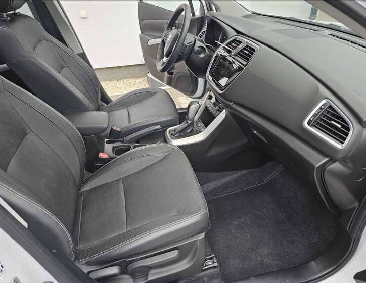Suzuki SX4 S-Cross Hatchback 1,4 l 103 kw