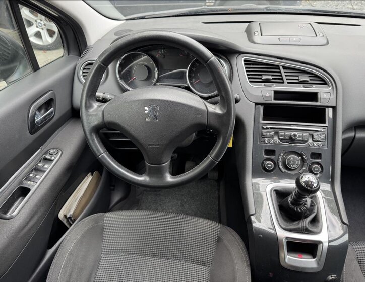 Peugeot 5008 Kombi 2,0 l 110 kw