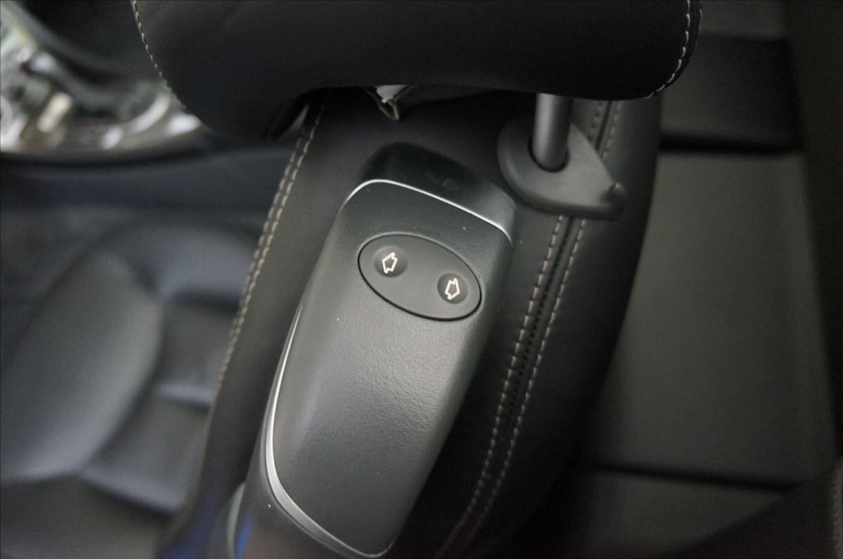 Mercedes-Benz SL Kabriolet 5,5 l 471 kw