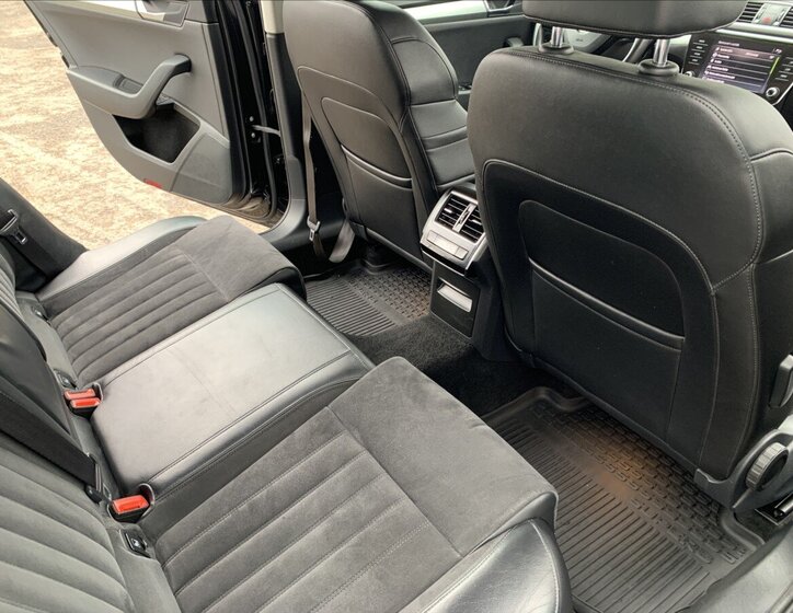 Škoda Superb Sedan / Limuzína 1,5 l 110 kw