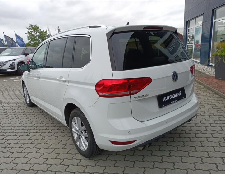Volkswagen Touran 10
