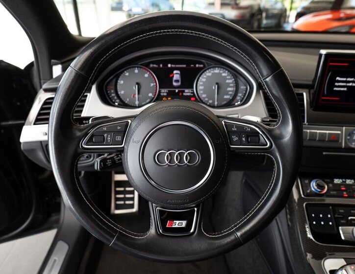 Audi S8 Sedan / Limuzína 4,0 l 382 kw