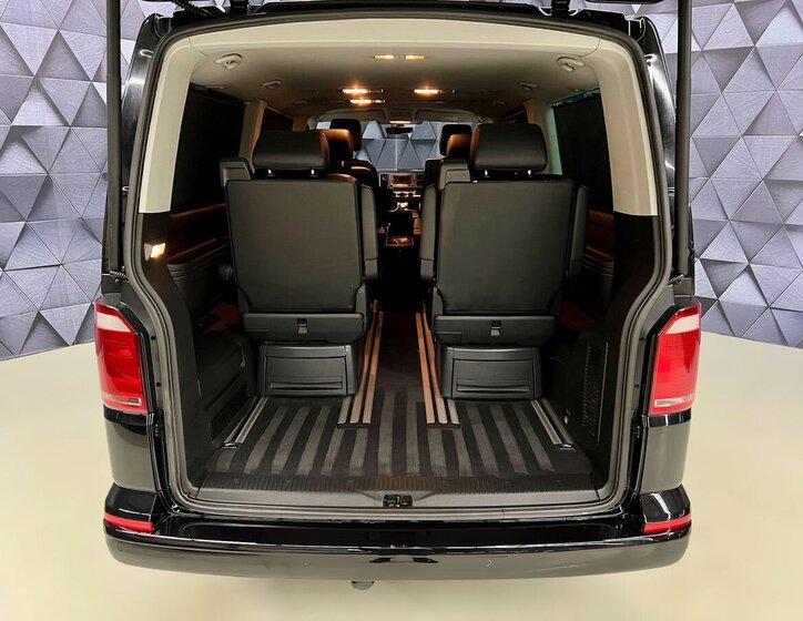 Volkswagen Multivan 23