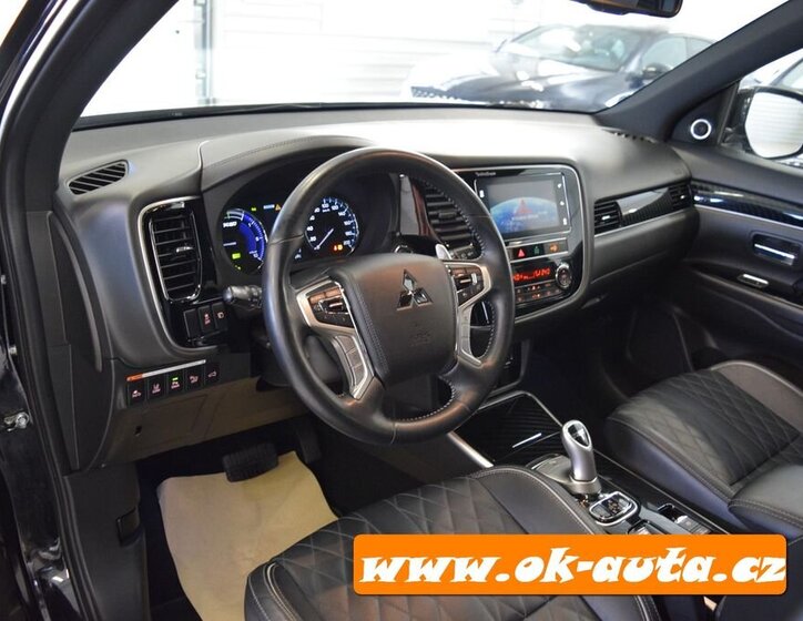 Mitsubishi Outlander SUV 0,0 0