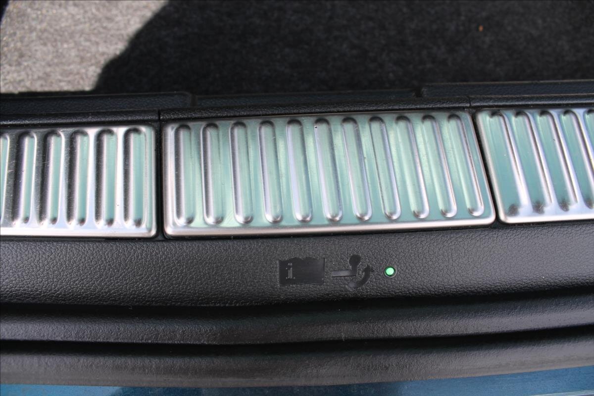 Škoda Superb Kombi 2,0 l 110 kw