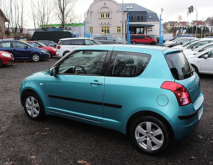Suzuki Swift Hatchback 1,3 l 67 kw