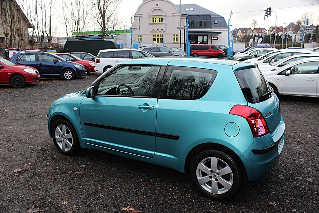 Suzuki Swift Hatchback 1,3 l 67 kw