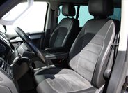 Volkswagen Multivan 11