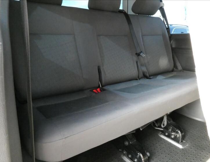 Volkswagen Caravelle 31