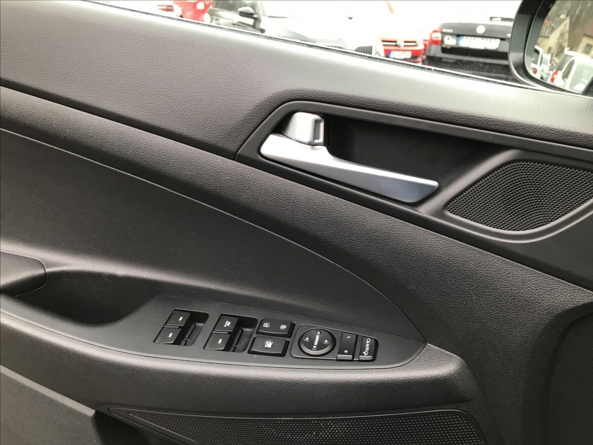 Hyundai Tucson CUV 1,7 l 104 kw