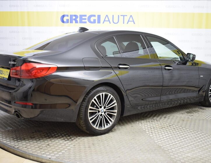 BMW Řada 5 Sedan / Limuzína 3,0 l 195 kw