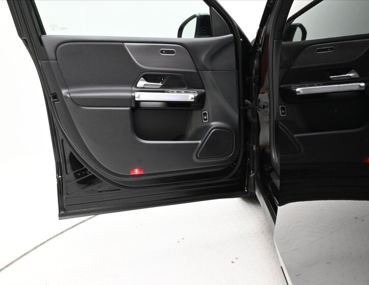 Mercedes-Benz GLB 23