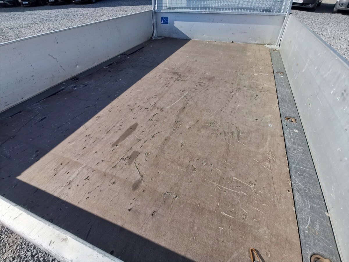 Iveco Daily Valník 2,3 l 100 kw