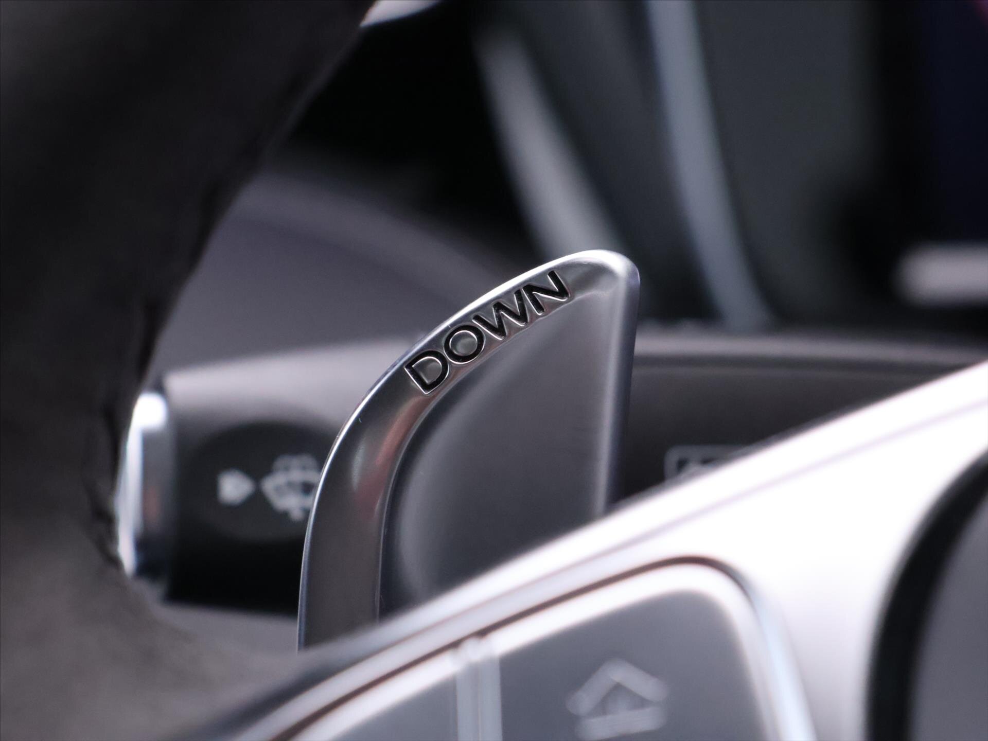 Mercedes-Benz Třídy S Kupé 5,5 l 430 kw