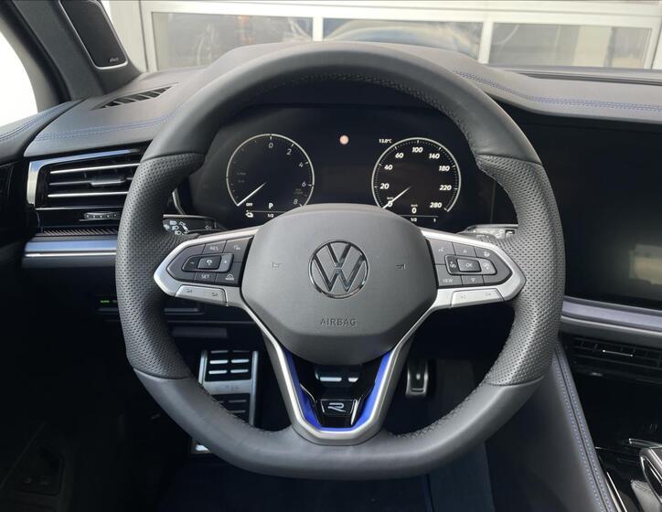 Volkswagen Touareg 12