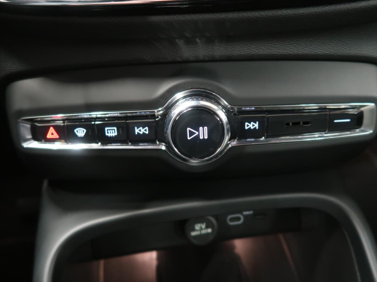 Volvo XC40 Kombi 2,0 l 145 kw